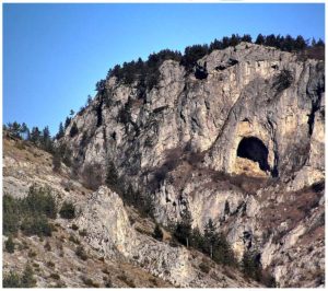 харамийска пещера, харамийска дупка, родопите, триград, ягодина, атракции в ягодина