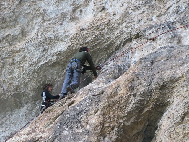 Харамийска пещера, Триградско ждрело